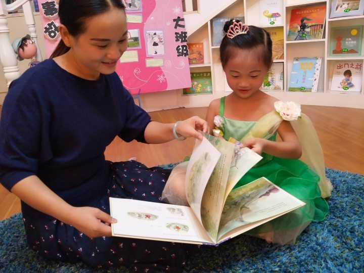 書(shū)香校園，閱讀幸?？鞓?lè) ——公明第二幼兒園閱讀月系列活動(dòng)報(bào)道