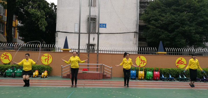 遠(yuǎn)恒佳花園幼兒園運(yùn)動月啟動儀式