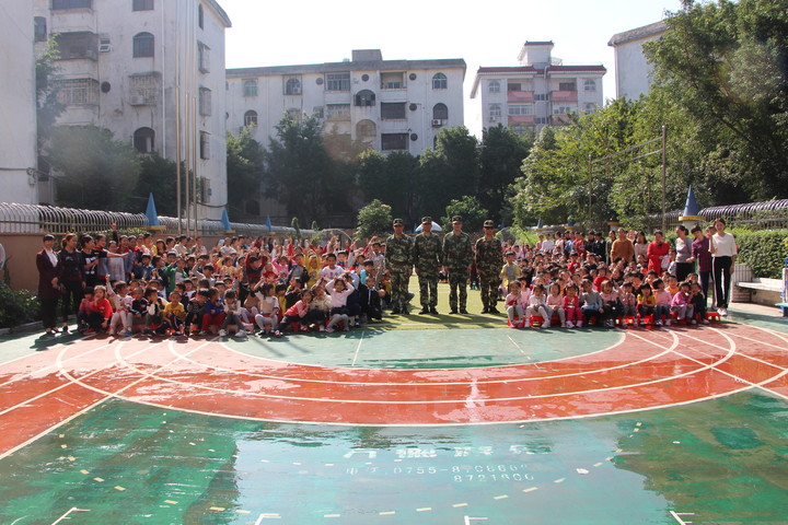 消防戰(zhàn)士走進(jìn)幼兒園，共筑消防安全新防線 